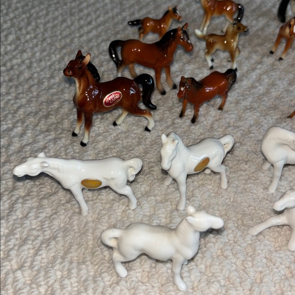 Miniature Porcelain Horses 17 - Picture 3 of 6